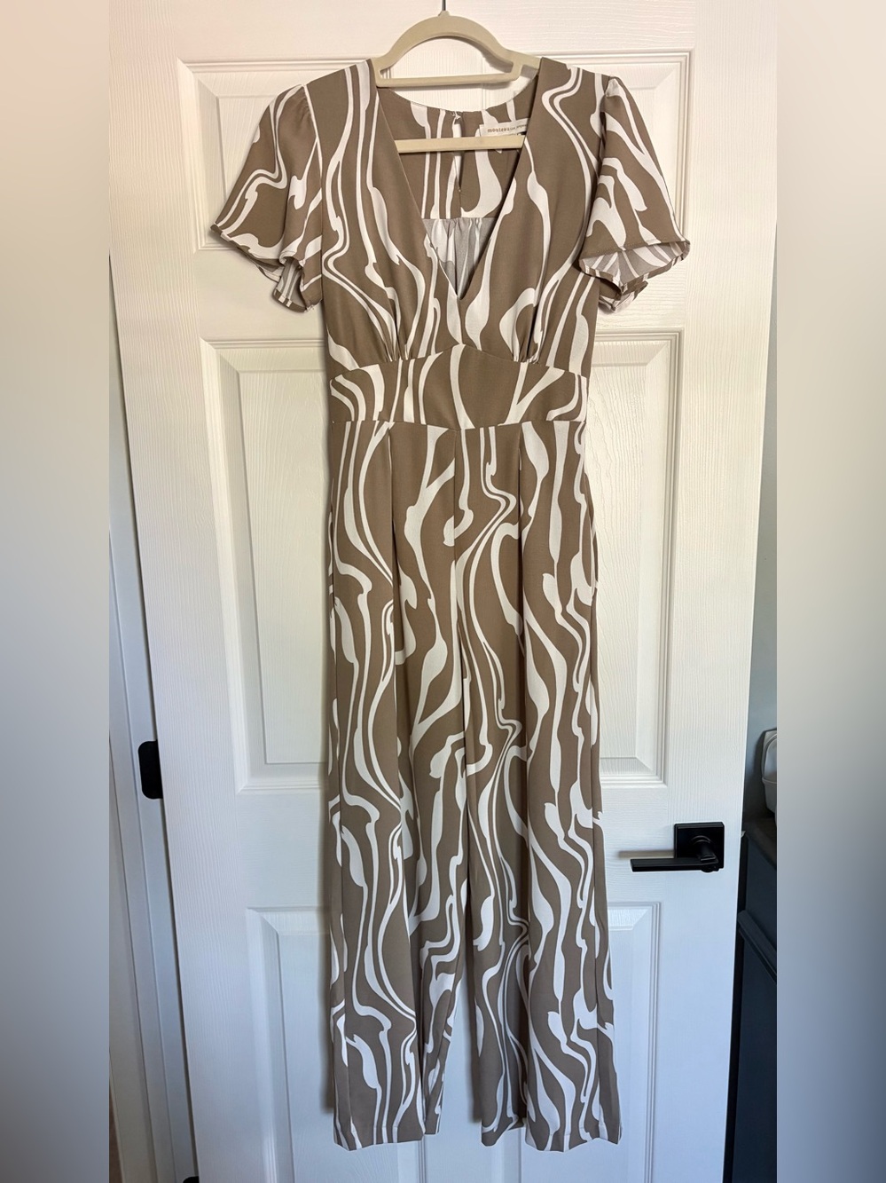 Women's Taupe and White Patterned V-Neck Jumper